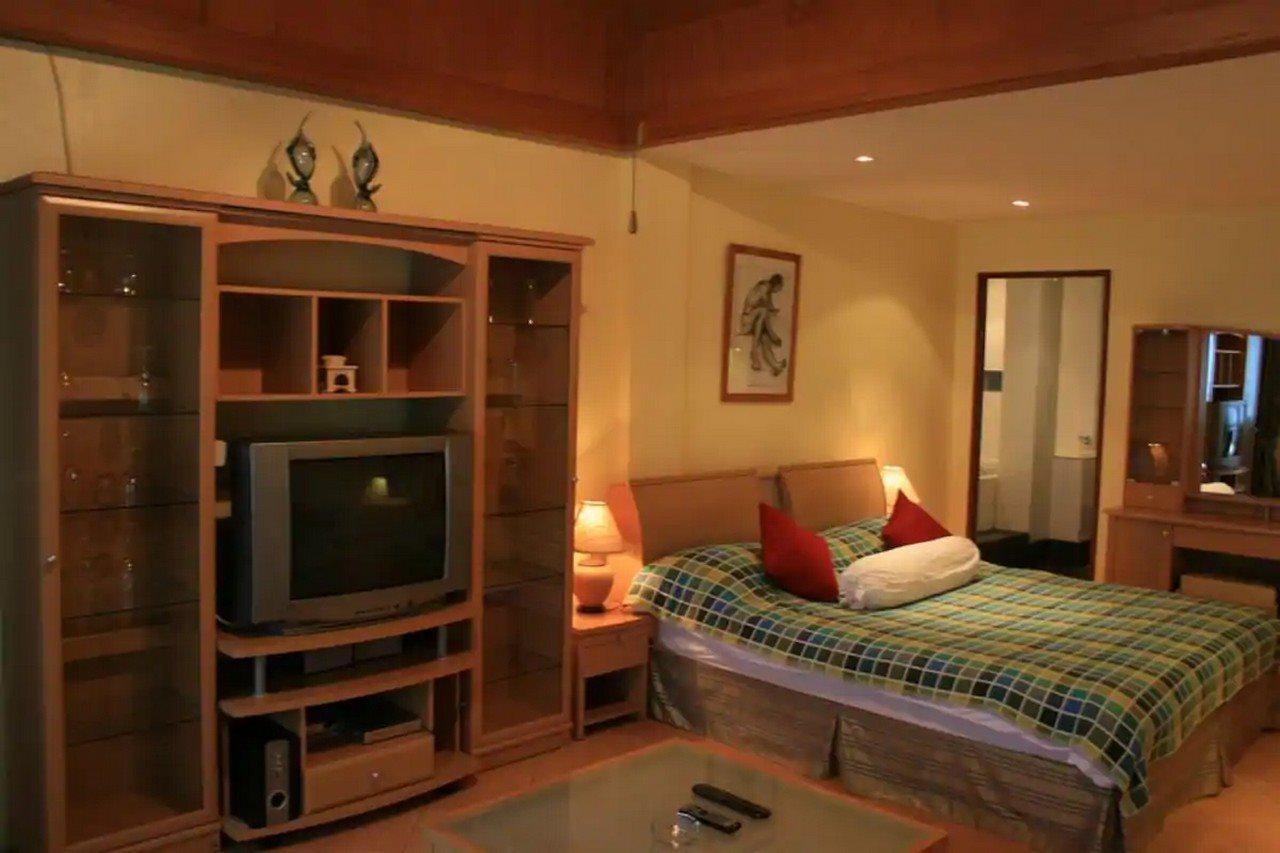 Aquarius Gay Guesthouse & Sauna Patong Bagian luar foto