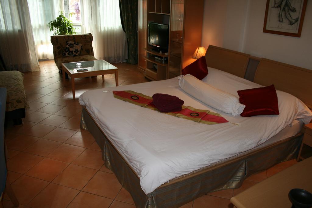 Aquarius Gay Guesthouse & Sauna Patong Ruang foto
