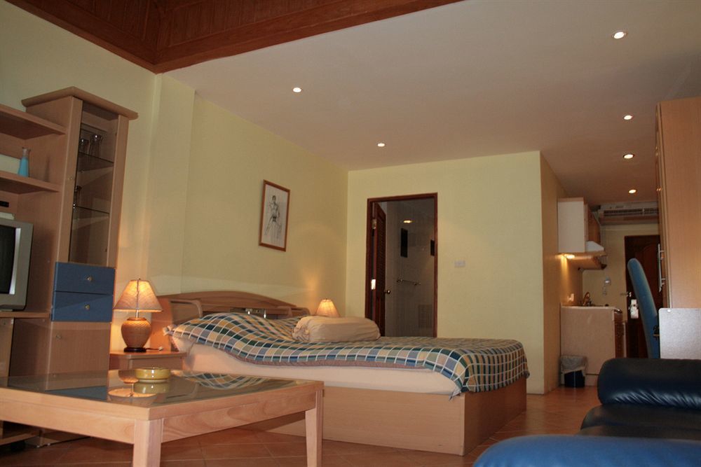 Aquarius Gay Guesthouse & Sauna Patong Bagian luar foto