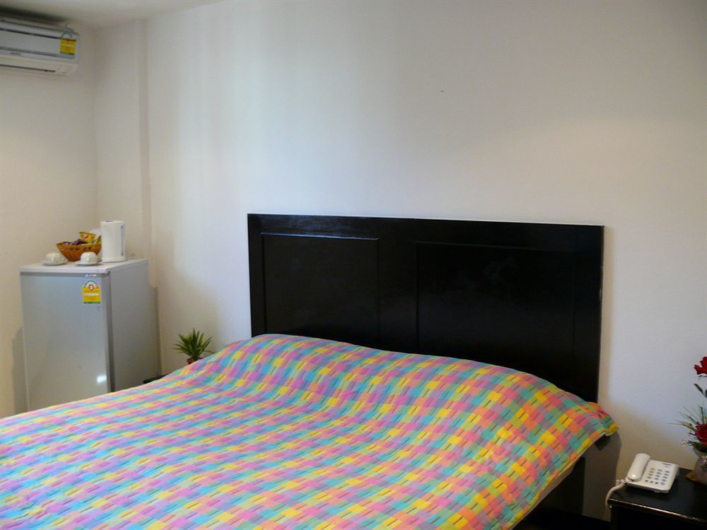 Aquarius Gay Guesthouse & Sauna Patong Bagian luar foto