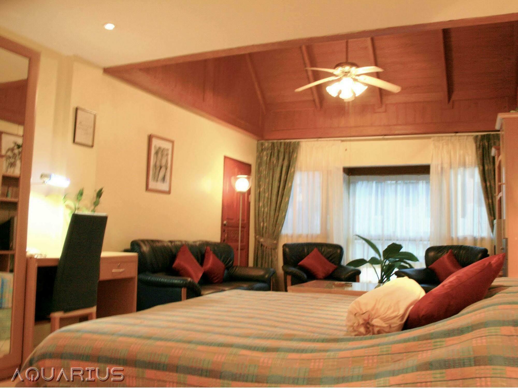 Aquarius Gay Guesthouse & Sauna Patong Bagian luar foto